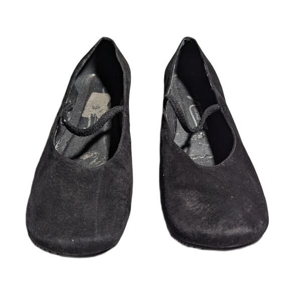 Vtg 1990s Newport News Black Suede Square Toe Elastic Strap Mary Jane Flats 9.5W - Picture 2 of 7